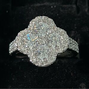 ✨ White Gold Filled Multi-Stone Halo CZ Ring – Size 8 ✨